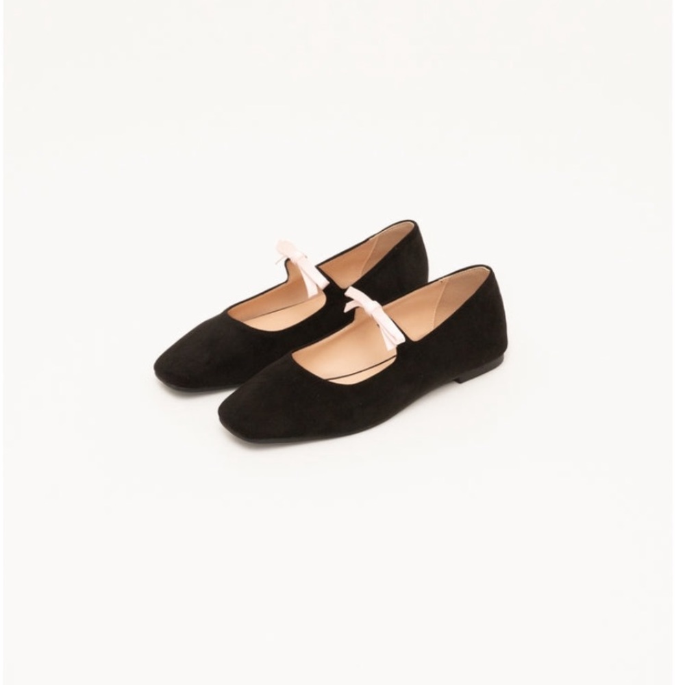 Black satin ballet flats with pink bow 🩰